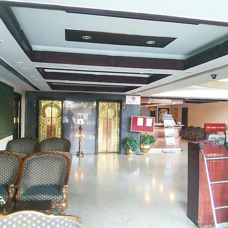The Woods Manor Mg Road Hotel Kochi Luaran gambar