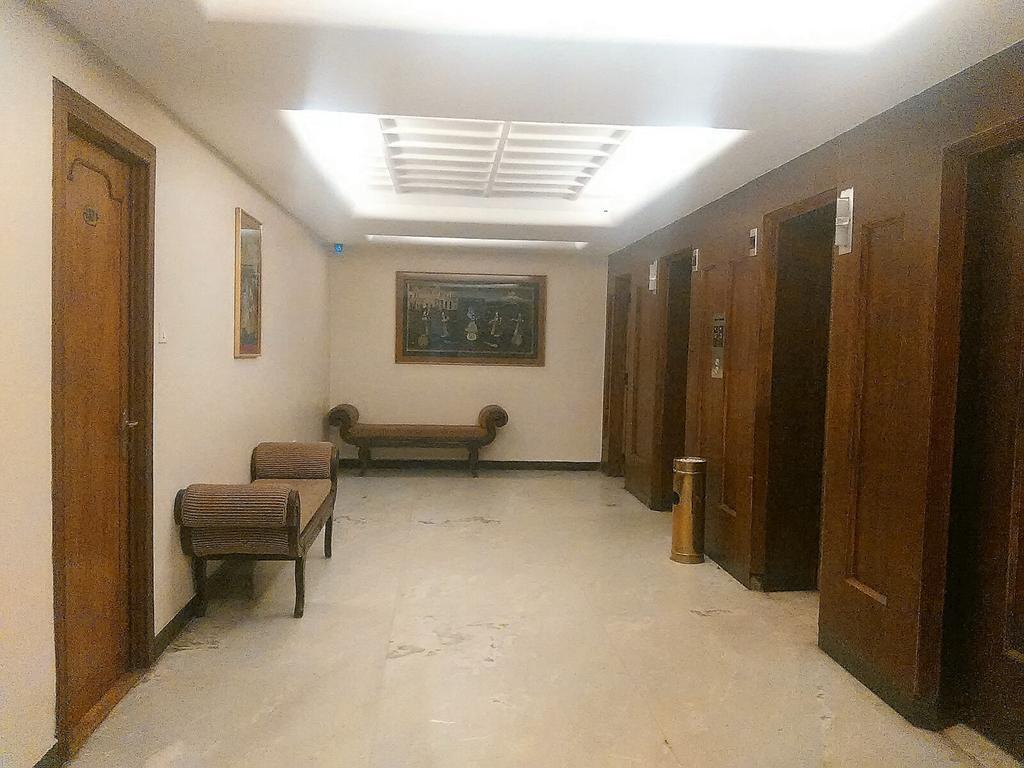The Woods Manor Mg Road Hotel Kochi Luaran gambar