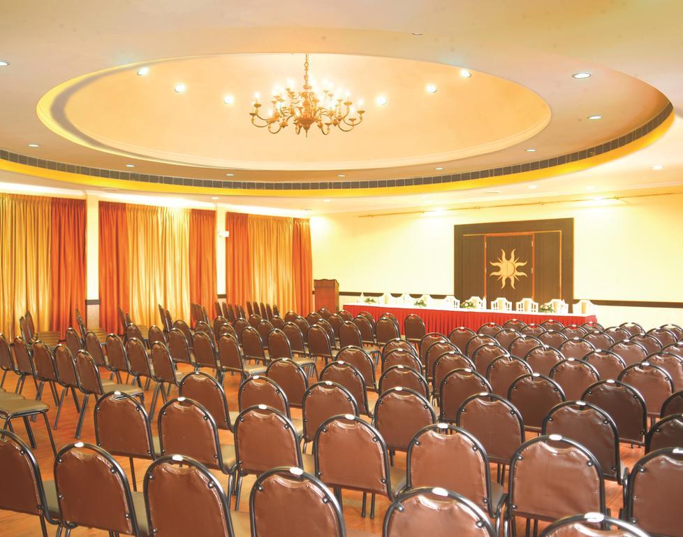 The Woods Manor Mg Road Hotel Kochi Luaran gambar