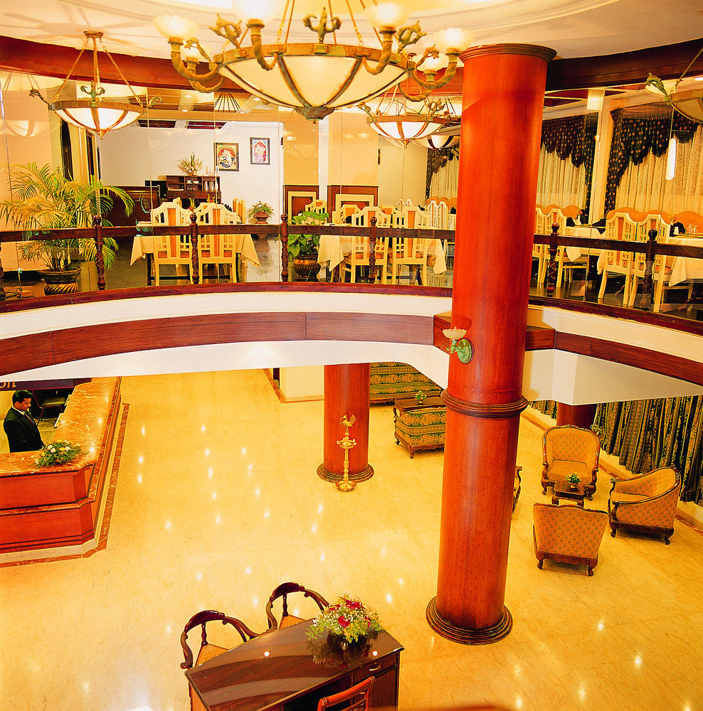 The Woods Manor Mg Road Hotel Kochi Luaran gambar
