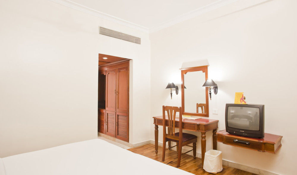 The Woods Manor Mg Road Hotel Kochi Luaran gambar